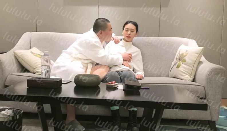 骚男探花颜值不错白衣妹子啪啪，摸逼口交穿上连体网袜后入抽插猛操-福利岛