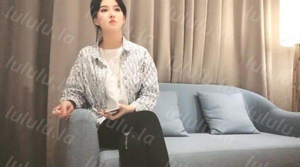 最有气质的高端外围小姐姐，太漂亮了老哥忍不住搞了两次，不然对不住自己，精尽人亡都在所不惜，一字马紧紧地深入她身体-福利岛