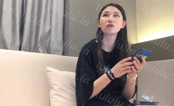 大长腿身高近1.8米的高端外围冷艳型超模,连叫床都很冷艳,穿着这么短的热裤就来了,站起比男的高一个头,边吃奶边干很方便-福利岛