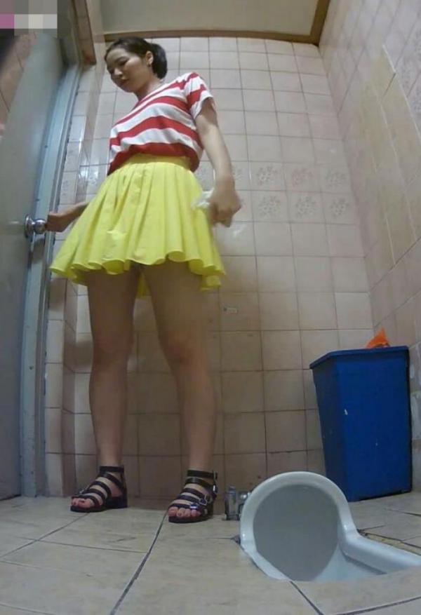 韩国蹲厕摄像头独家 拍，二十几个思密达妹子[1.98G]-福利好好看
