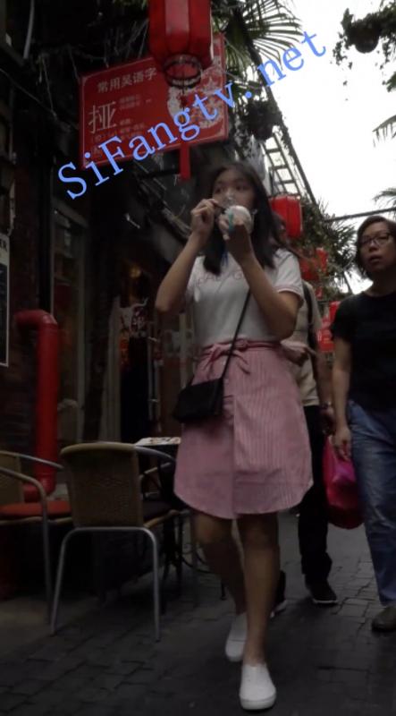 [首发CD]樱之舞2019街拍系列48-清纯小美女吃雪糕被抄底-福利好好看