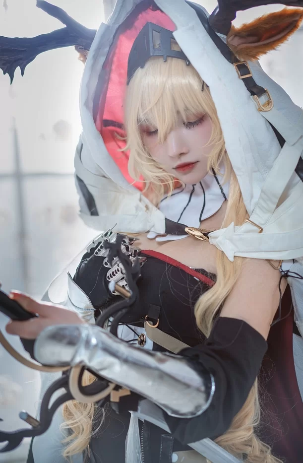 [转载搬运] 一千只猫薄禾 - 烛骑士 薇薇安娜 12P-124M [12P+124M][百度盘]-福利岛