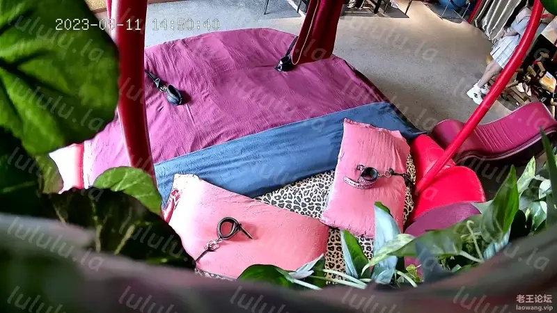 [自行打包] 情趣酒店大圆床，JK装骚货约炮，拳交振动棒伺候 [1+1.58G][百度盘]-福利岛