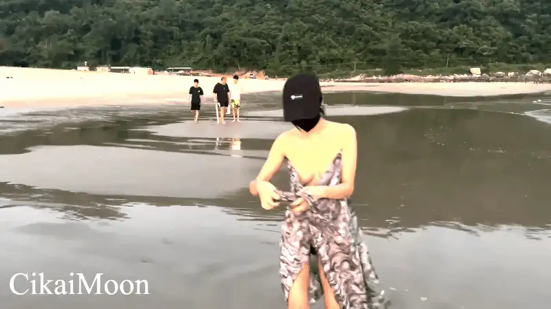 [自行打包] 天花板露出狂人御姐【cikaimoon】11月新海滩裸体无惧露出引... [1V+495M][百度盘]-福利岛