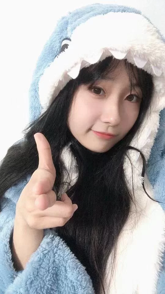 [转载搬运] 高颜值极品反差婊校花 董逸琪 不雅视频流出 [47P23V+250M][百度盘]-福利岛