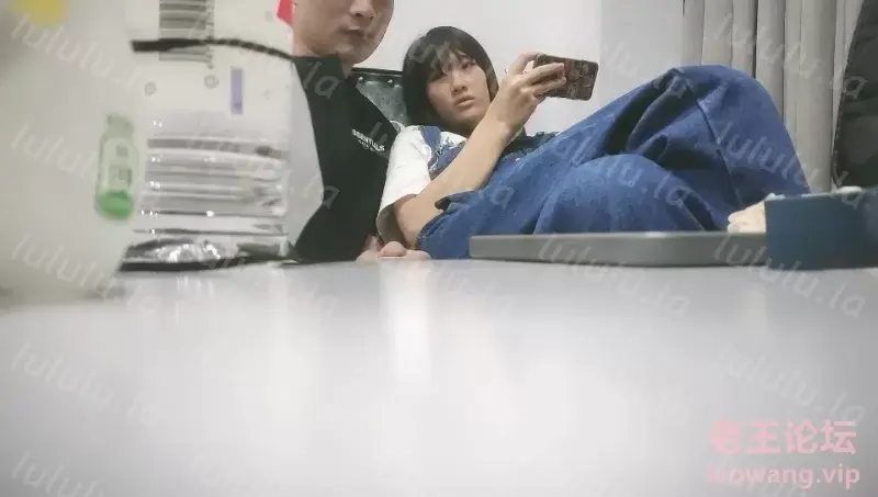 [转载搬运] 真实换妻 今夜换妻对象没谈拢，只好操自己的骚媳妇，窗... [1V+1.28G][磁力链接]-福利岛