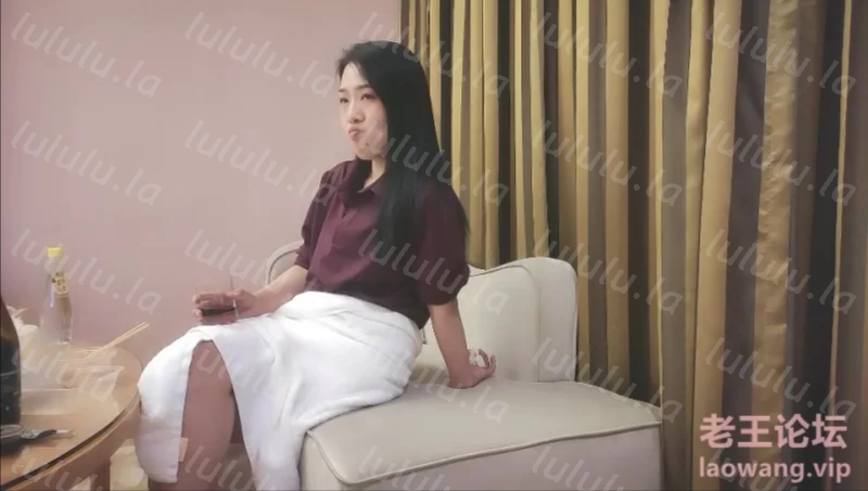 [转载搬运] 10-17小凡寻花会所约操红色礼服技师，极品人妻抱起来对着... [1V+787MB][磁力链接]-福利岛
