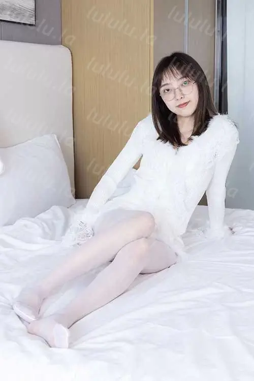 [转载搬运] 袜啵啵-稚予-短裙皮鞋、薄白丝[147P-1V-1.4G百度网盘] [147p1v+1.4G][百度盘]-福利岛