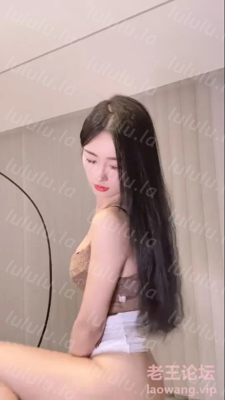 [转载搬运] 【bigo live】宁依纯 跟大哥第二视角 无内 漏屁屁闪现漏毛 [1V+701M][百度盘]-福利岛