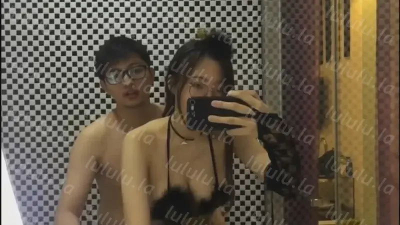 [转载搬运] 华师大极品眼镜反差婊刘璐与男友卫生间自拍性爱视频不... [1V+305M][百度盘]-福利岛