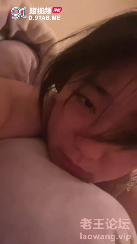 [自行打包] 91眼镜骚妹 聚众淫乱扑克游戏 输牌惩罚肏穴 [1+455MB][百度盘]-福利岛