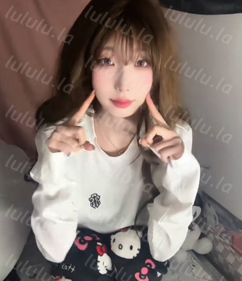 抖音 十万粉丝高颜值女大学生 小水不哭 丝足美脚伺候富哥 口交啪啪自摄视频-福利岛