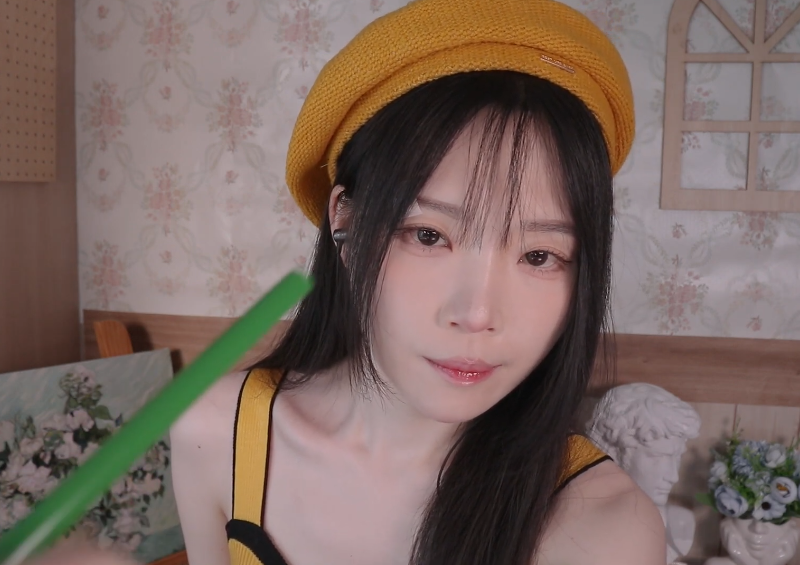nara ASMR(Sub✔) 在纸上画你——尽量不要扭动 1V456M百度盘