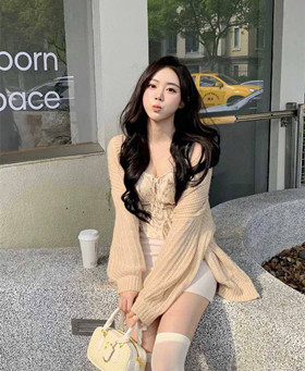 山东极品大长腿美女 董佳瑶 偷情金主惨遭男友曝光 JK短裙妖娆性感 300m 1V
