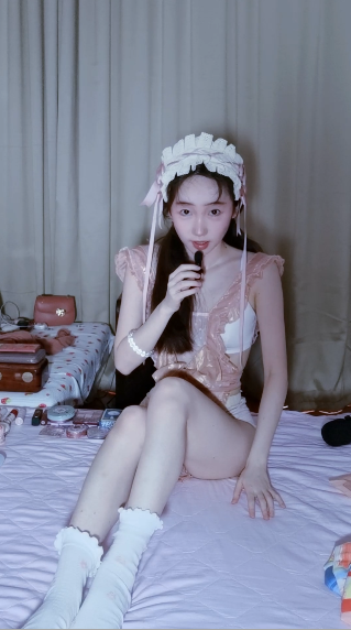 YiDan的窝窝  白色碎花袜子~😺  1V142M百度盘