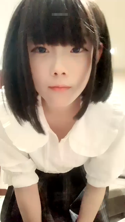 2012 【阿小小】超美在校学生 制服的诱惑 美腿粉穴怼屏掰穴自慰