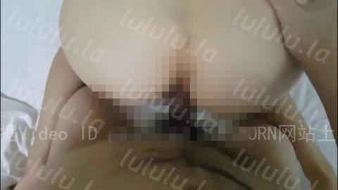 少女与男友在宾馆（3V,205M）