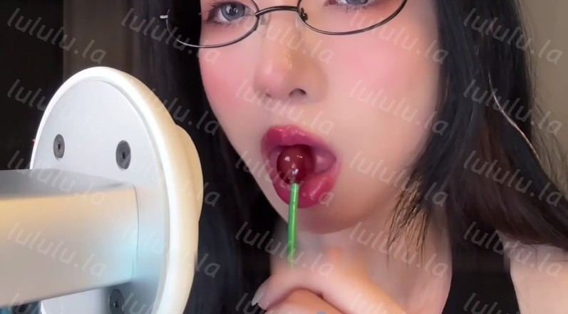 NO.1204 晚安yoyo 棒棒糖+超欲舔麦边舔边打 1V-福利岛