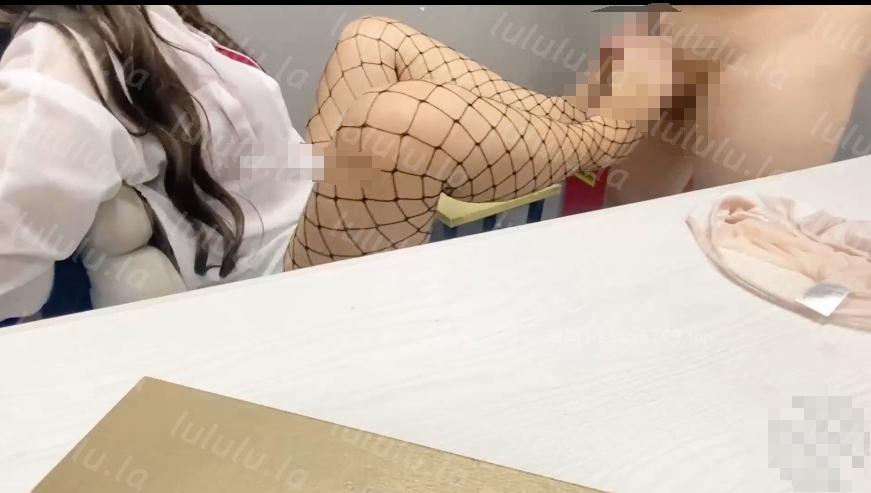 247 真实乱伦大神【舅妈的爱情故事】生日给外甥足交乱伦3V-福利岛