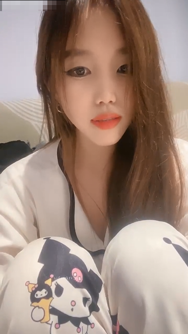 2620 校花女神【甜奶汐】脱下睡衣露出巨乳身材-福利岛