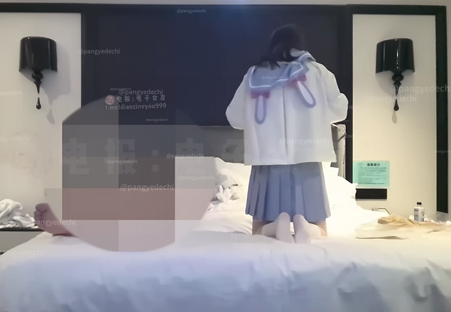 2677 约炮大神,【胖爷的奇妙之旅】,最新19岁大学生,美腿黑丝,+乖巧蓝色JK 2v-福利岛