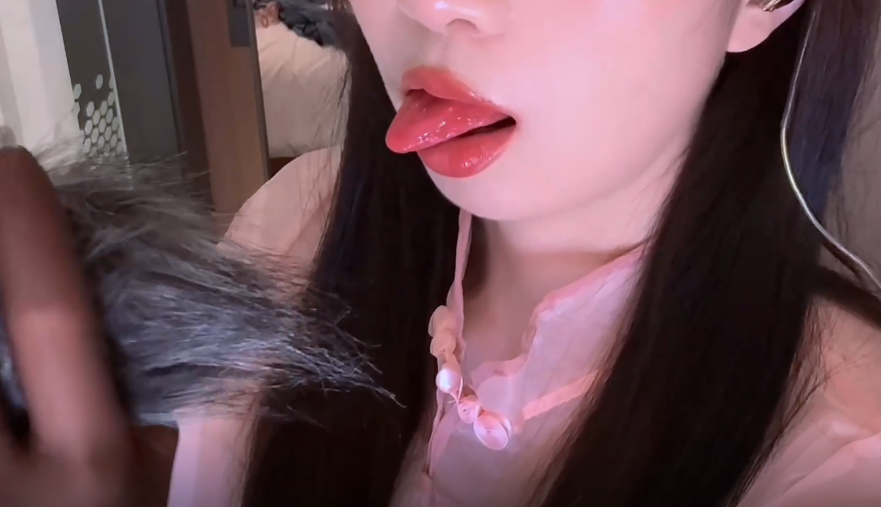 晚安yoyo 6.27 旗袍妈咪舔舔 1V458M百度盘