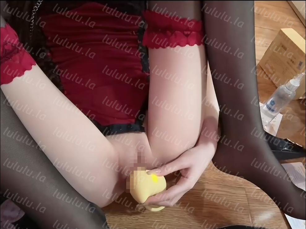ii – 11分钟 双马尾白虎萝莉黑丝小妈裙对镜拍，吹水玩具自慰福利【1v-376M】