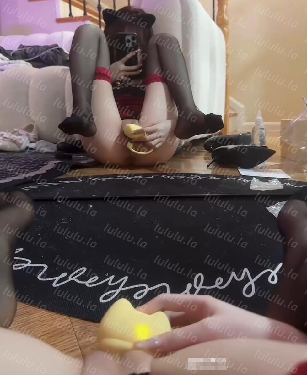 ii – 11分钟 双马尾白虎萝莉黑丝小妈裙对镜拍，吹水玩具自慰福利【1v-376M】