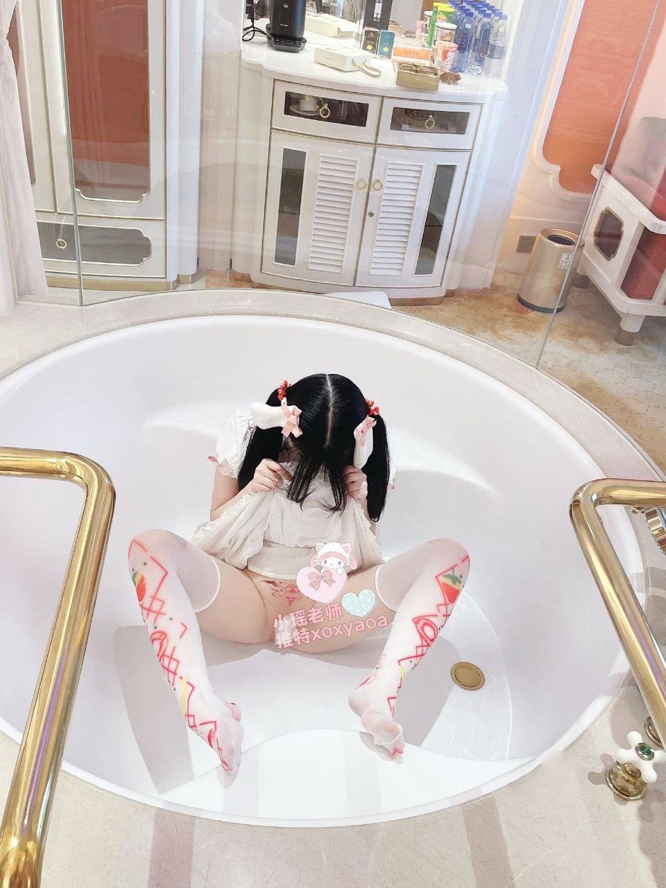 小瑶萝莉酱(小瑶老师) – 顶级双马尾白虎萝莉福利合集 [672PnV-1.78G]