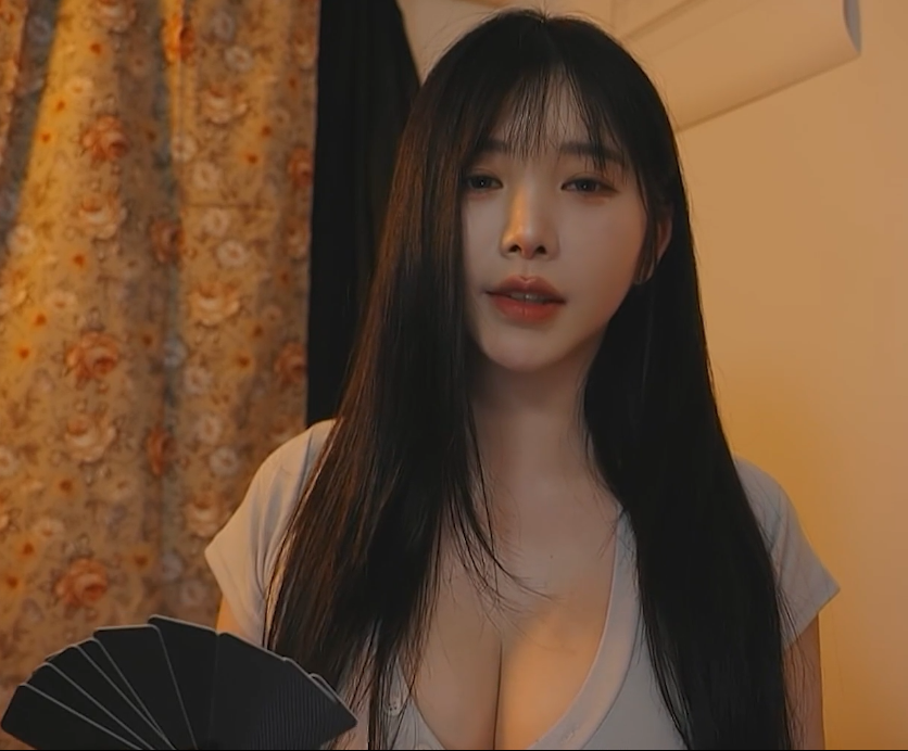 Yoonying  中秋假期和女友在民宿被窝里通宵打扑克🎴  1V901M百度盘