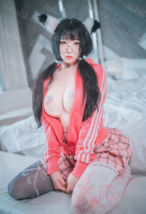 DJAWA Photo Aram (아람) “Hot Pink Jersey!” 【81P724M】-福利岛