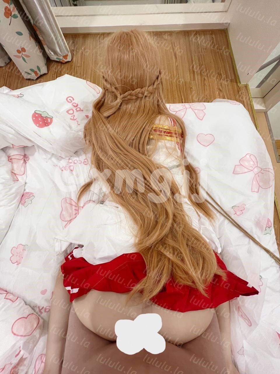 我不是萝莉控xmgjj – 新作 [288门槛] [完整版] 31分钟 顶级双马尾白虎萝莉订阅 [32P5V-1.10G]