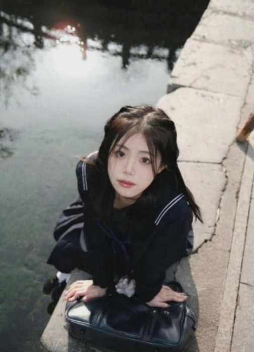 极品颜值情侣私拍泄密 可御05年可萝清纯校花小姐姐被男友调教成小母狗,白白嫩嫩身材又纯又欲 欲罢不能(2V)-福利岛