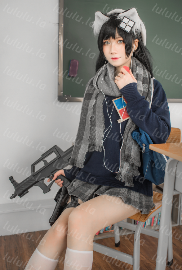 izumi泉桃子 – 8套COS写真合集 【352P3.26G】