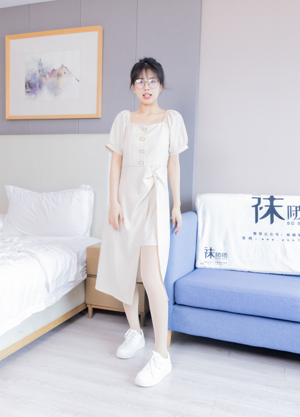 [BoBoSocks袜啵啵] NO.483 奶油-板鞋 白船袜厚肉丝叠穿 厚肉丝 瑜伽动作 船袜和丝袜分别踩葡萄剧情 【171P1V1.7G】