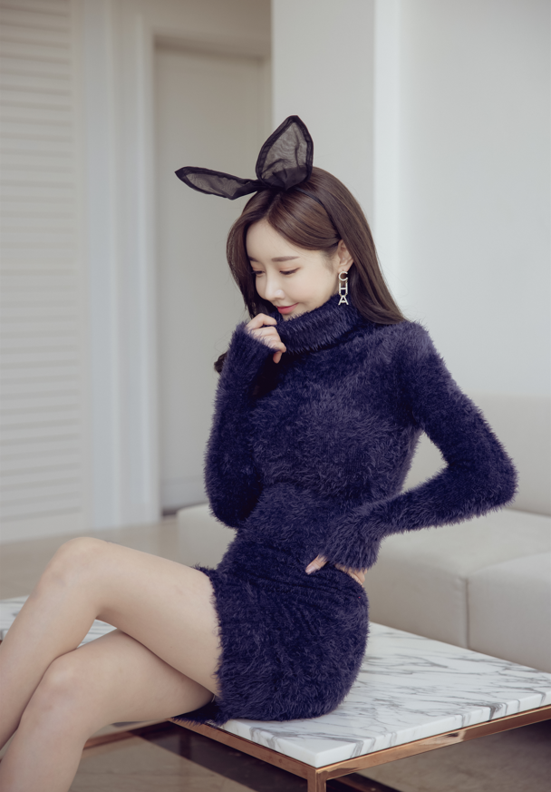 孙允珠 NO.2 – 深蓝毛绒高领包臀裙 【45P955M】-福利岛