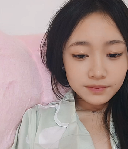 美女道具自慰大秀 正在插B妈妈突然来了