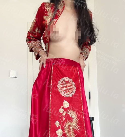 烧婊子 金秘书+虾米 5月露出裸舞喷尿福利