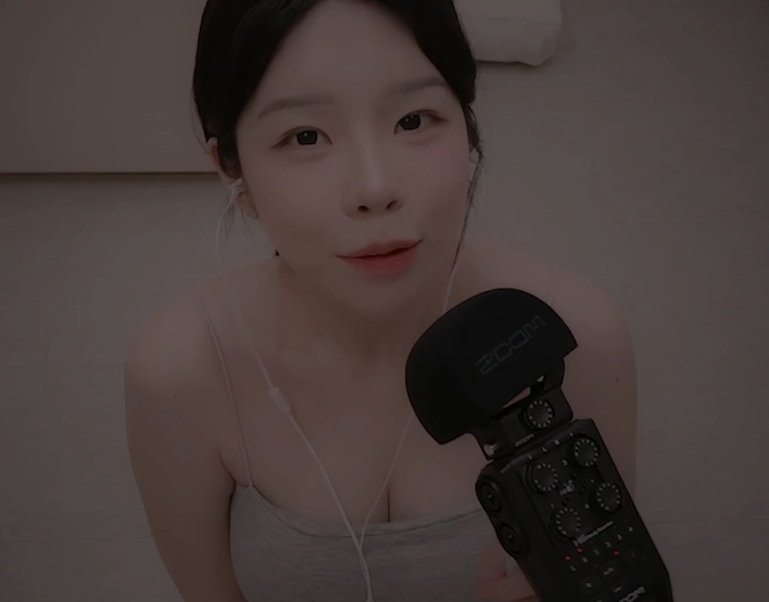 Yeonchu   粘糊糊的口水画 1V414M百度盘