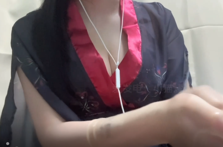 1m8的烤猫猫_latexUD黑红古风按摩油x🧤花边油亮丝袜油史莱姆  1V482M百度盘
