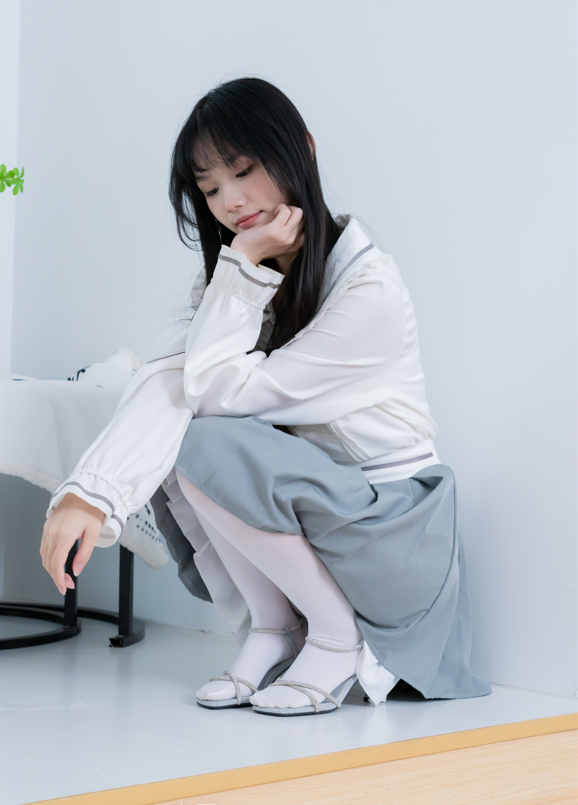 袜啵啵 - 甜甜圈 - 高跟凉鞋、厚白丝裸足 【150P1V1.8G】