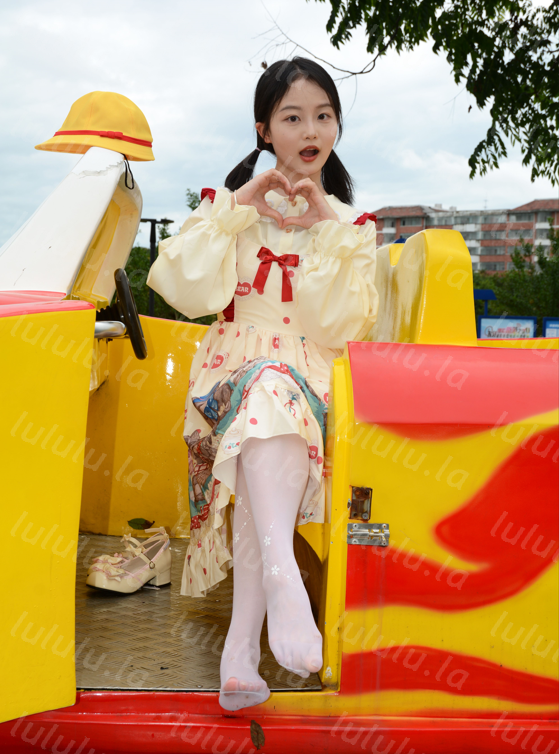 初夏女神-双双~【逛游乐场】JK女生制服性感白丝美腿 【140P1V0.9G】-福利岛