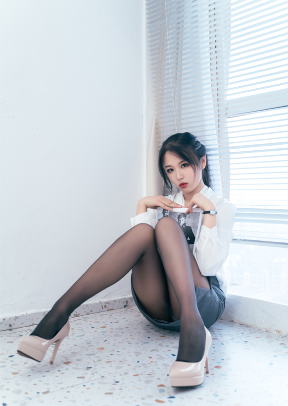 轩萧学姐 - OL 【34P556M】