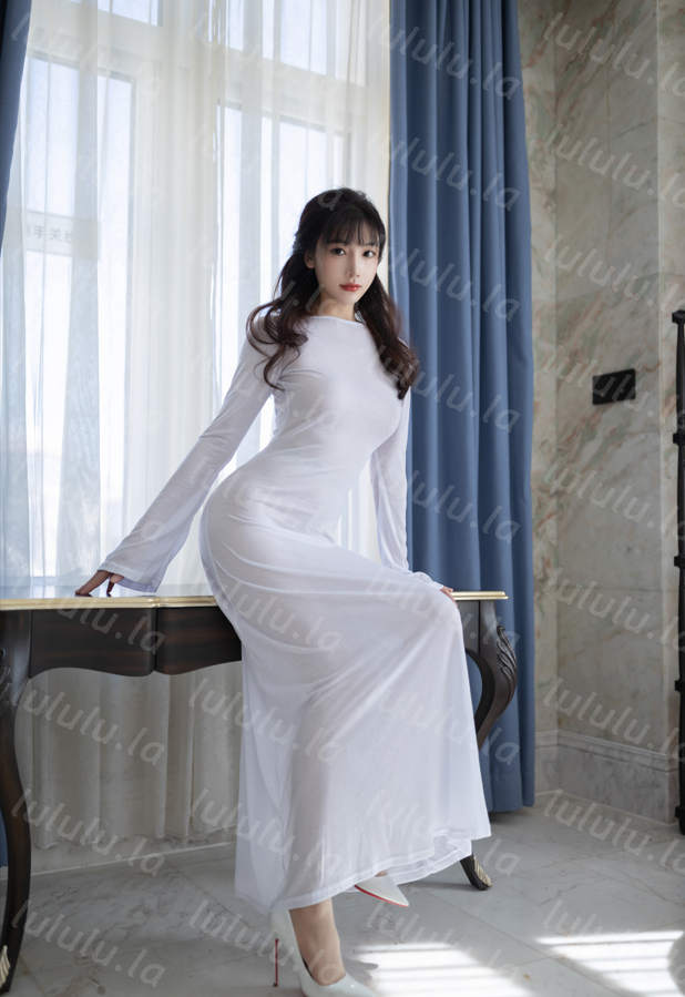 陆萱萱 NO.028 内购无水印 NO.9521 白色礼服 魅惑肉丝 【80P926M】
