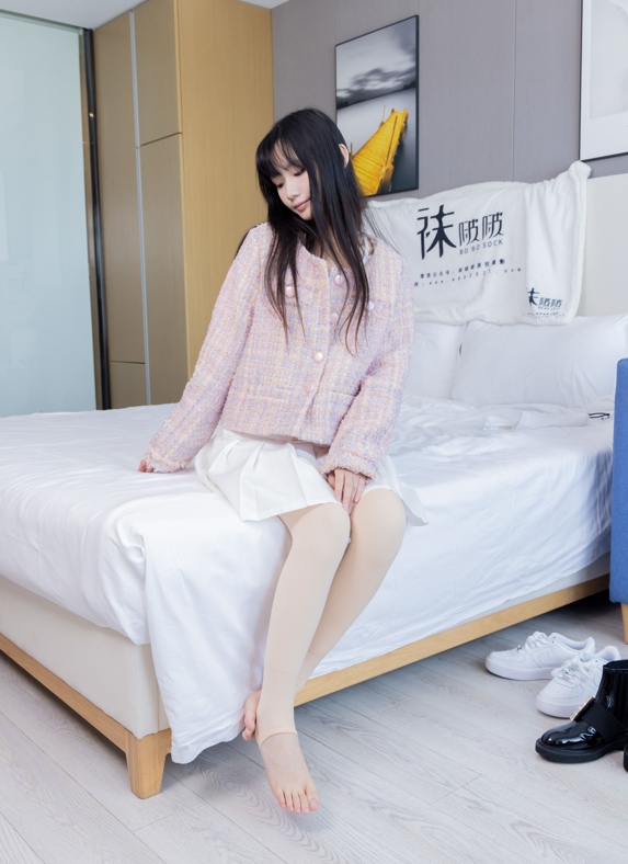 [BoBoSocks袜啵啵] NO.438 甜甜圈-皮鞋、板鞋、白棉袜、黑色踩脚袜、肉色踩脚袜 【150P1V1.5G】