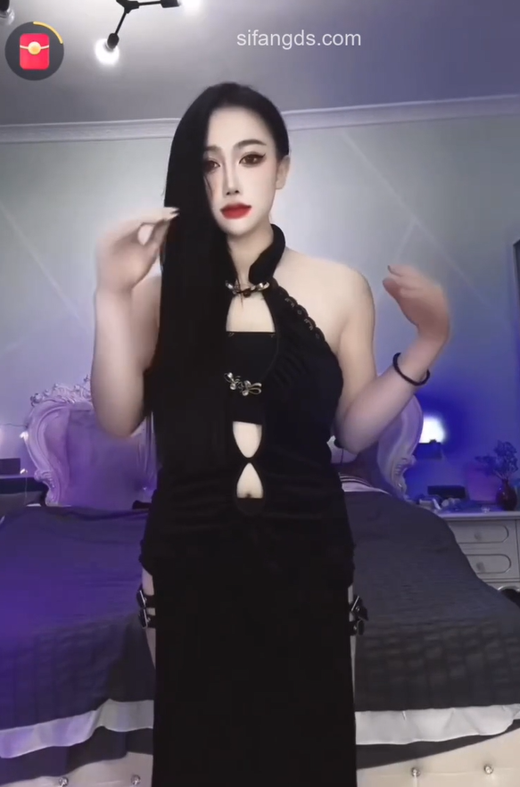 抖音【李大嘴】3月新 G罩巨乳 半裸裸舞 吊奶抖胸舞 【3V492M】