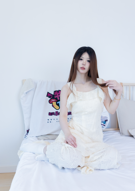 物恋传媒 NO.2281 曲奇 – 皮鞋、白棉袜、裸足 【157P1V4.07G】-恋夜福利