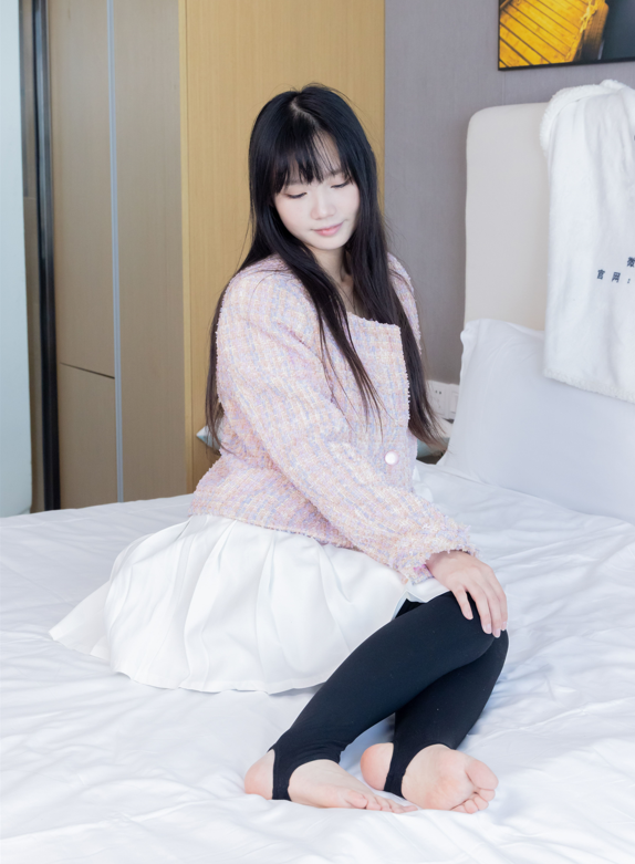 [BoBoSocks袜啵啵] NO.438 甜甜圈-皮鞋、板鞋、白棉袜、黑色踩脚袜、肉色踩脚袜 【150P1V1.5G】