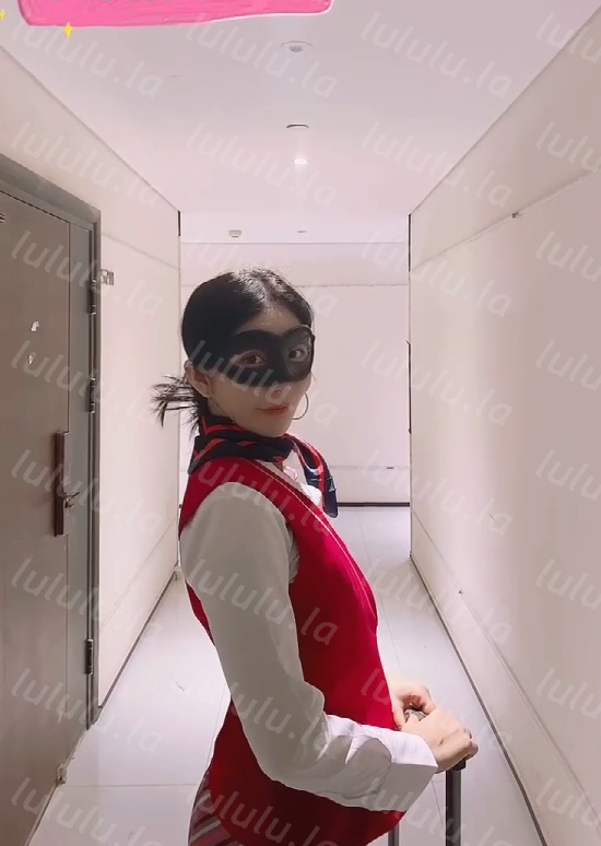 超人气网红御姐-爱丝袜的vivian姐(Lisa)-南航空姐淫靡的私生活(1V,982M)-福利岛