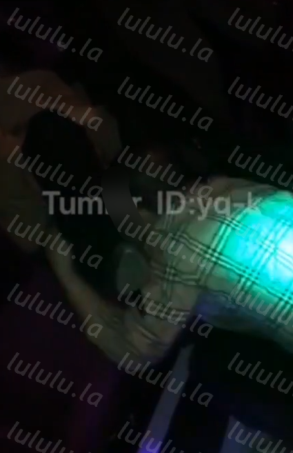 绿帽大神-YQ-K -未流出 KTV唱嗨直接开操三人轮奸从包房干到卫生间（1V,199M）-福利岛